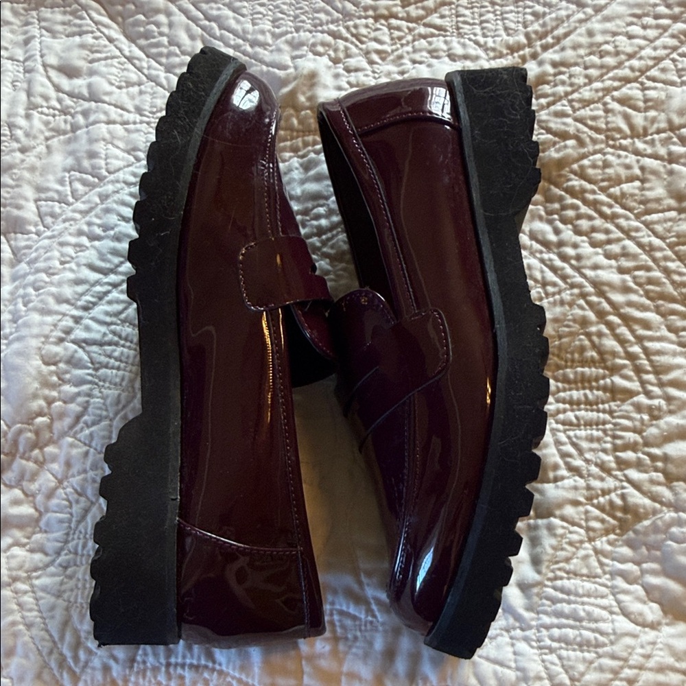 Jones New York women’s Deep Burgundy Slip-On Lug Loafers - Picture 6 of 8
